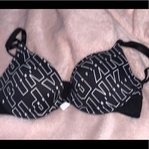 🎀. Victoria’s Secret. 🎀 PINK Bra